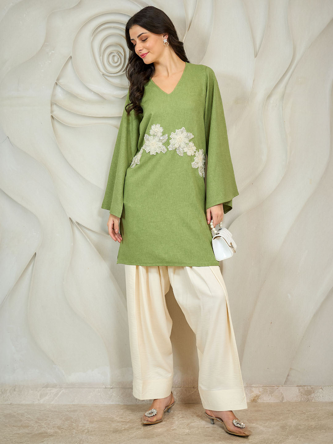 Women Floral Embroidered Linen Kurta with Palazzo