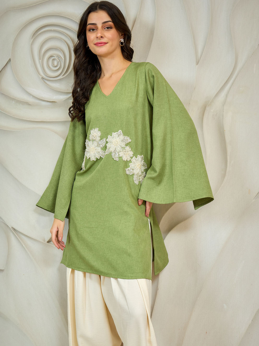 Women Floral Embroidered Linen Kurta with Palazzo