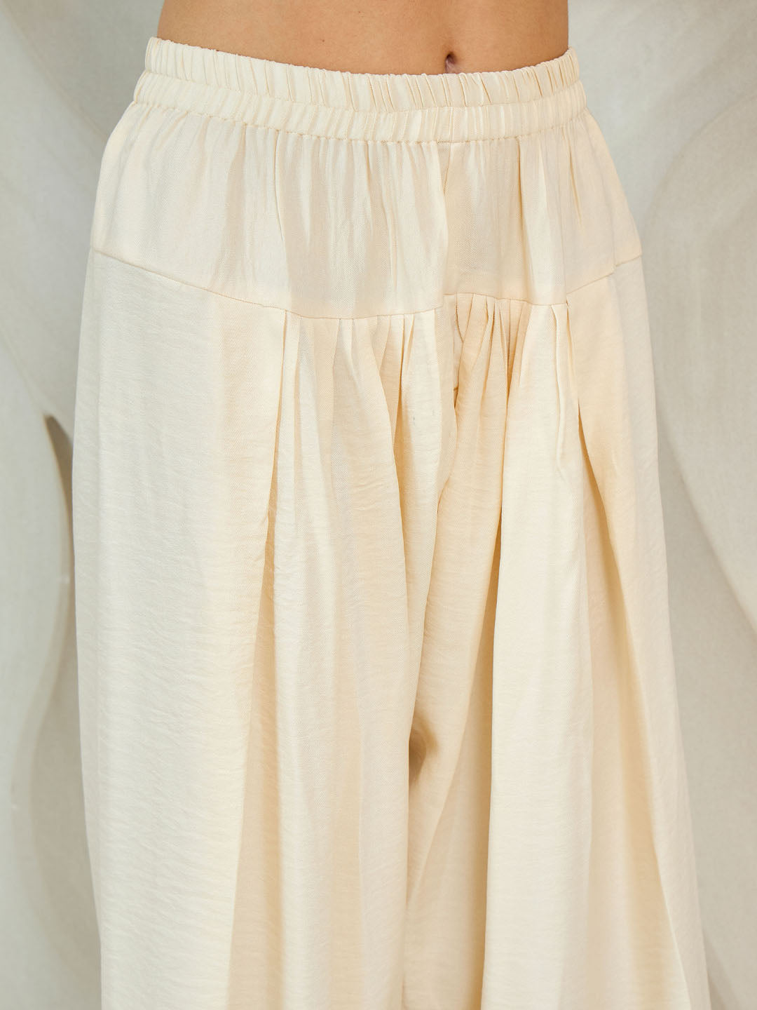 Women Floral Embroidered Linen Kurta with Palazzo